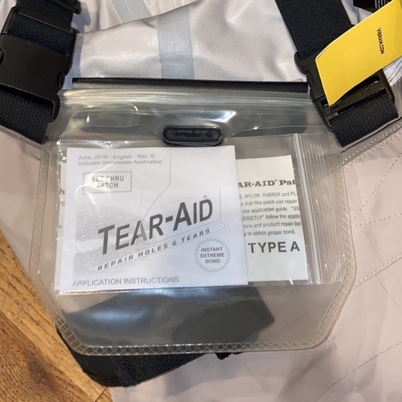 🍾CLOSET CLEAN OUT ACCEPTING ALL REASONABLE OFFERS🍾 - Picture 10 of 15